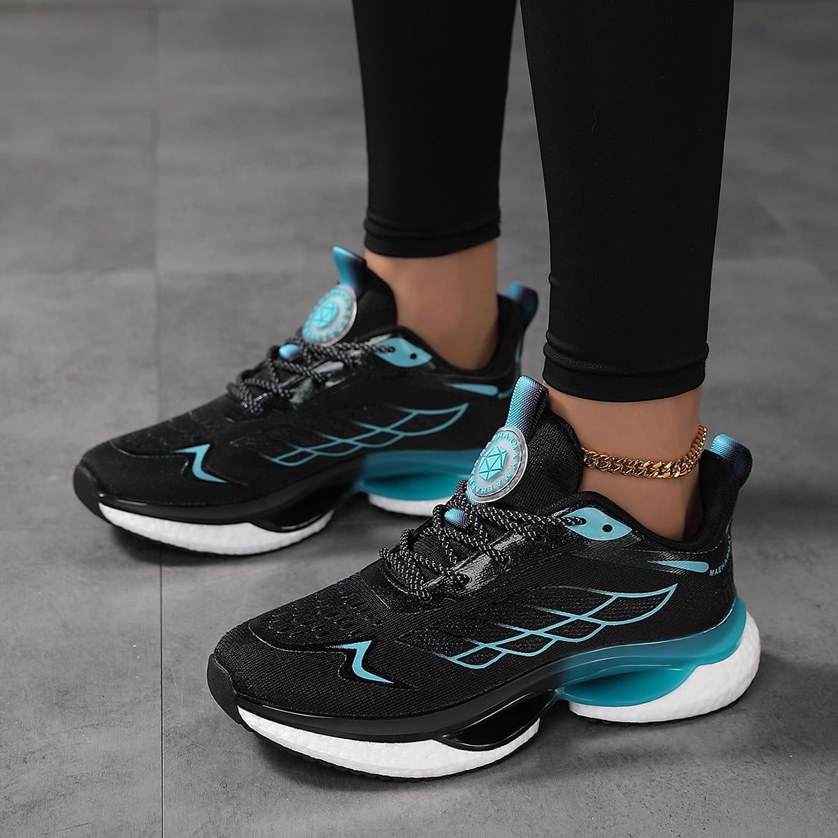 PulseLite Mesh Running Sneakers, product view 4