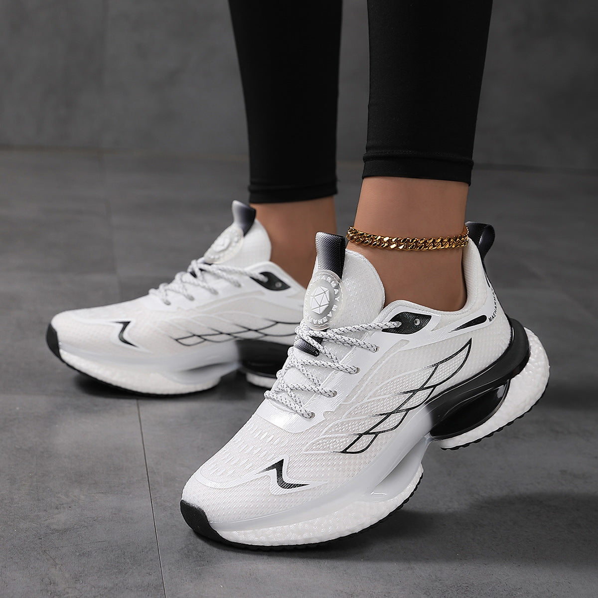 PulseLite Mesh Running Sneakers, product view 3