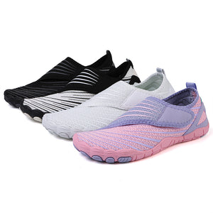 Elorvian AquaFlex quick-dry drainage outsole and five-toe front close up
